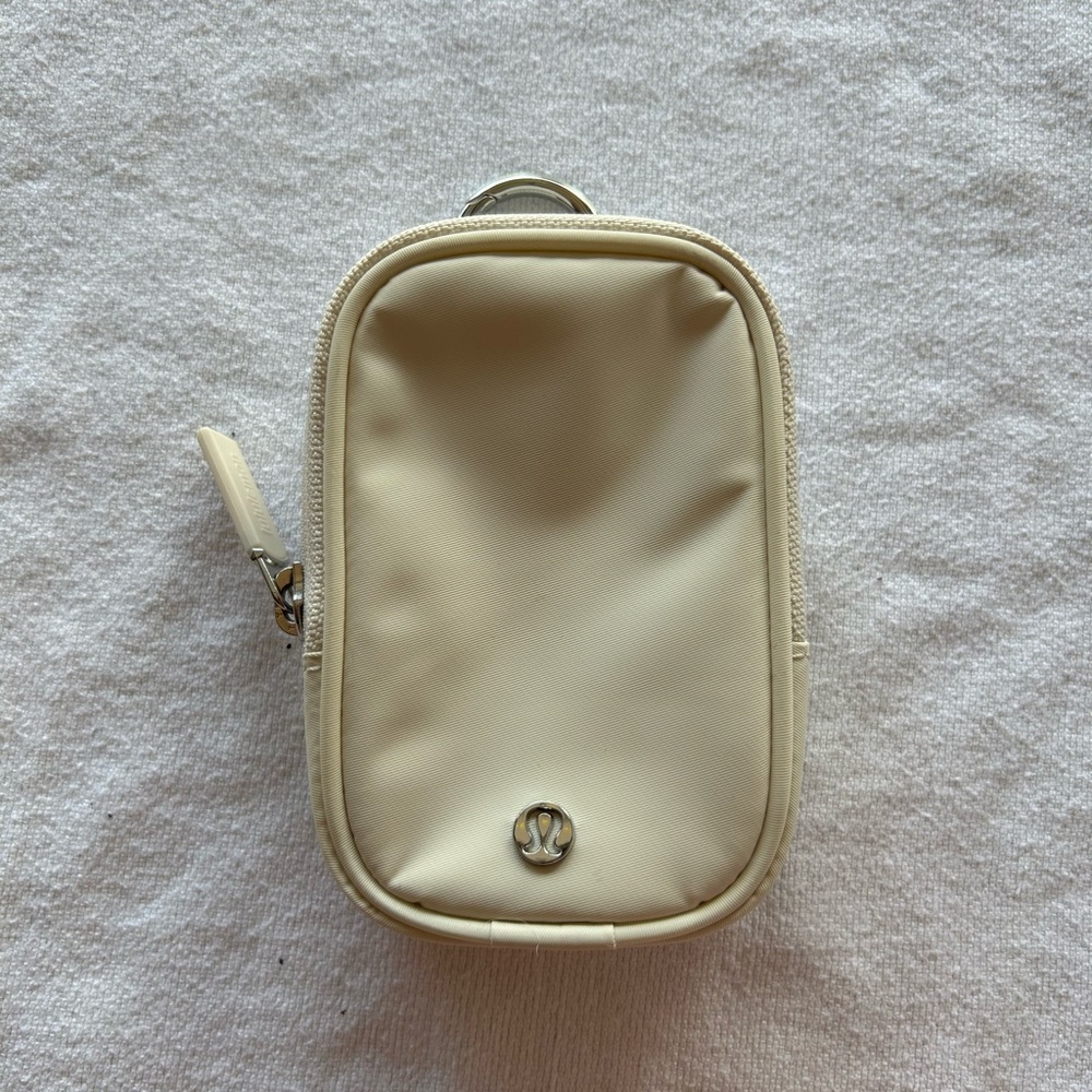 LULULEMON Clippable Card Pouch